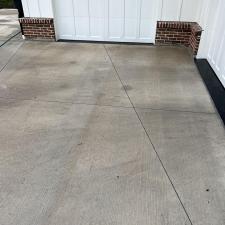Centerville-Ohio-professional-House-Washing-and-Driveway-Cleaning 2