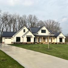 Centerville-Ohio-professional-House-Washing-and-Driveway-Cleaning 4
